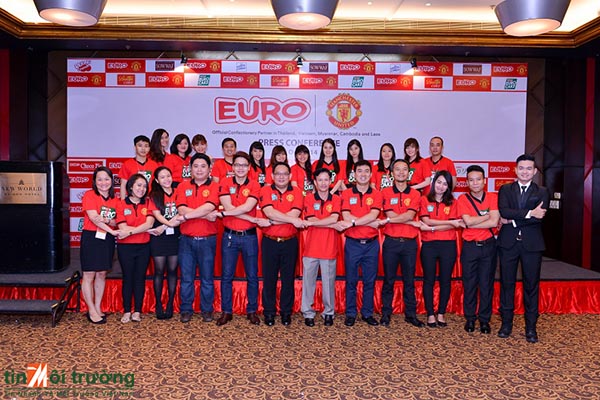 “Euro[-]và[-]Manchester[-]United[-]cùng[-]hướng[-]đến[-]hạnh[-]phúc[-]và[-]sự[-]ngon[-]miệng”